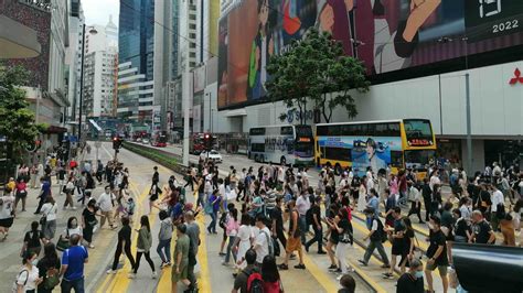 香港職業排行榜|香港最新各行業人工中位數出爐！月入呢個數贏過全港一半打工。